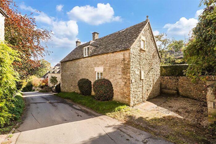 3 Bedroom Detached House For Sale In Caudle Green, Cheltenham, GL53