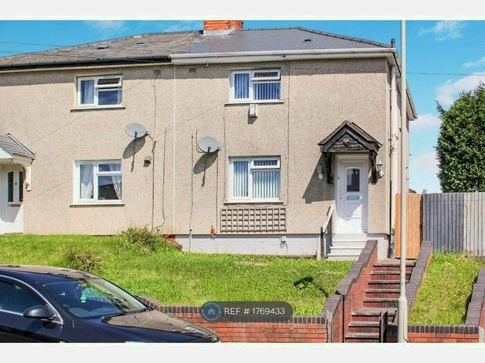 3 Bedroom Semi-Detached House To Rent In Harebell Crescent, Dudley, DY1