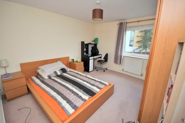 1 Bedroom Flat To Rent In Spectre Court, Hatfield, AL10