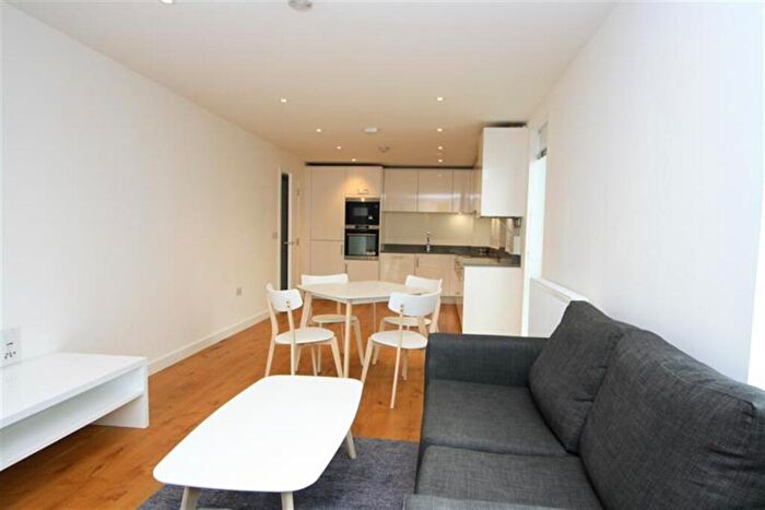 2 Bedroom Apartment To Rent In Rope Court, E14