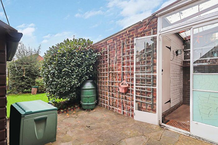 3 Bedroom End Of Terrace House For Sale In Newington Avenue, Southend-On-Sea, SS2