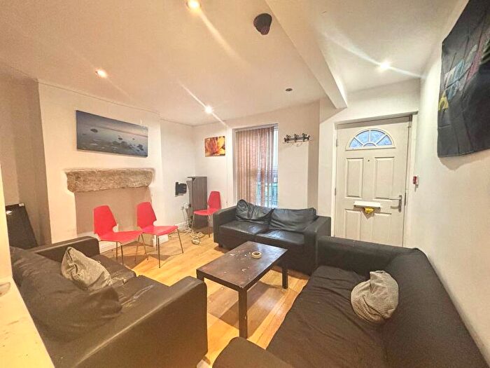 6 Bedroom Terraced House To Rent In Harold Street, Hyde Park, Leeds, LS6
