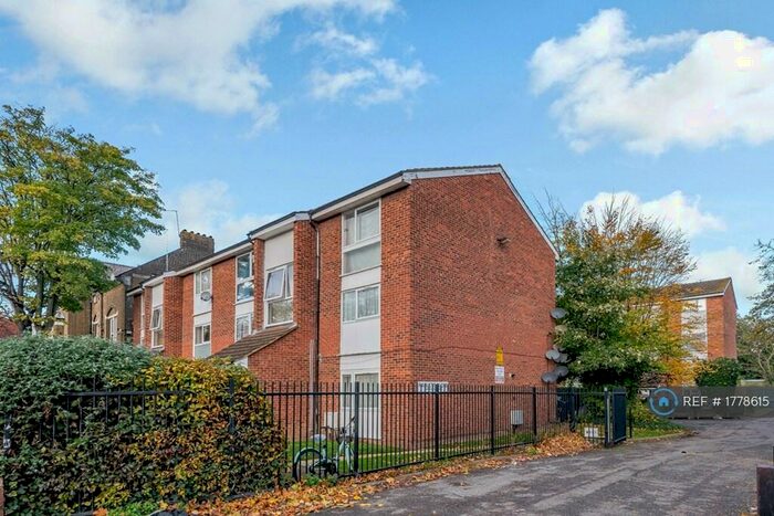 1 Bedroom Flat To Rent In Radlett Close, London, E7