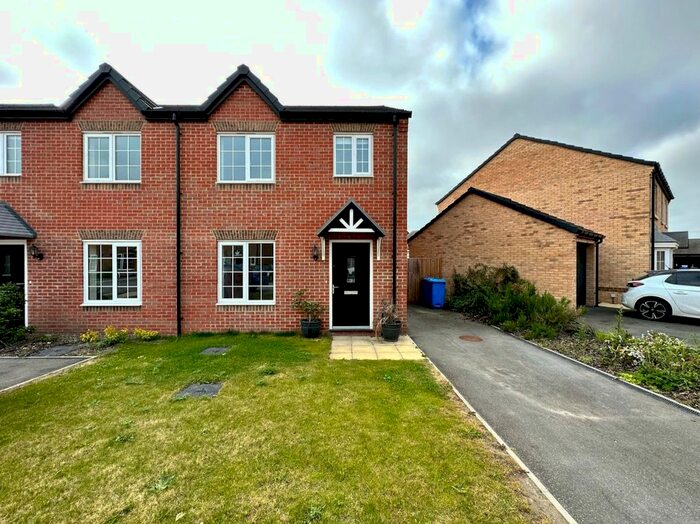 3 Bedroom Semi-Detached House To Rent In Beales Close, Market Weighton, York, East Riding Of Yorkshi, YO43