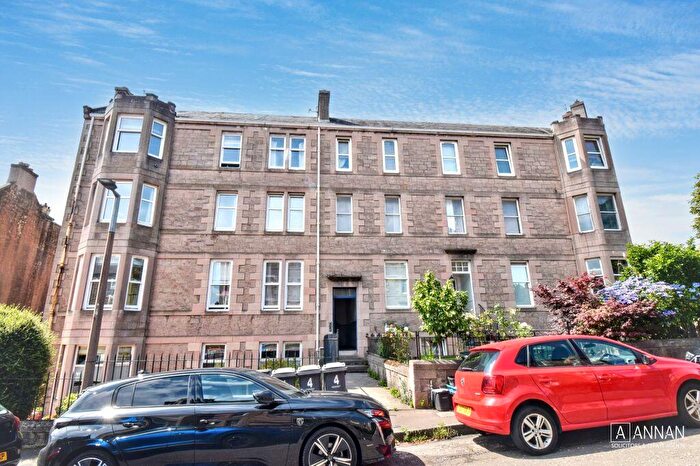 3 Bedroom Flat For Sale In / Western Place, Edinburgh, EH12