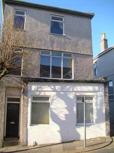1 Bedroom Flat To Rent In Pentyre Terrace, Tff, Plymouth, PL4