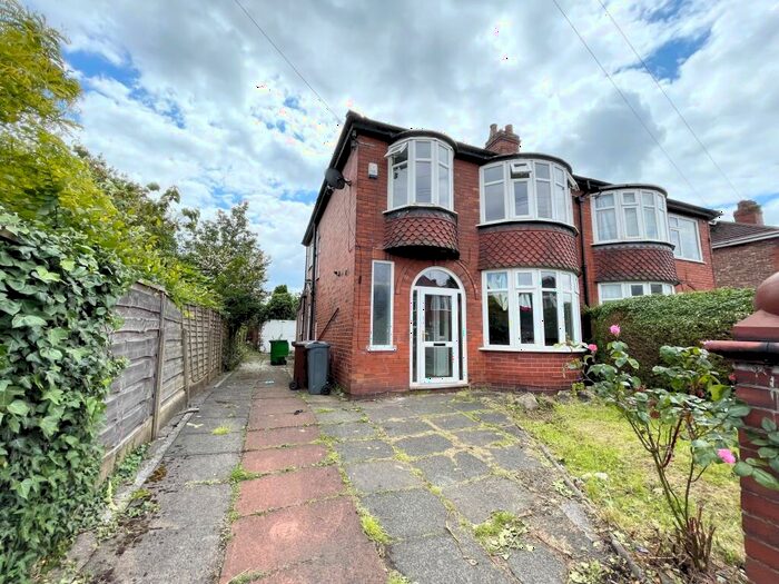 3 Bedroom Semi-Detached House To Rent In White Moss Avenue, Chorlton, Manchester, M21