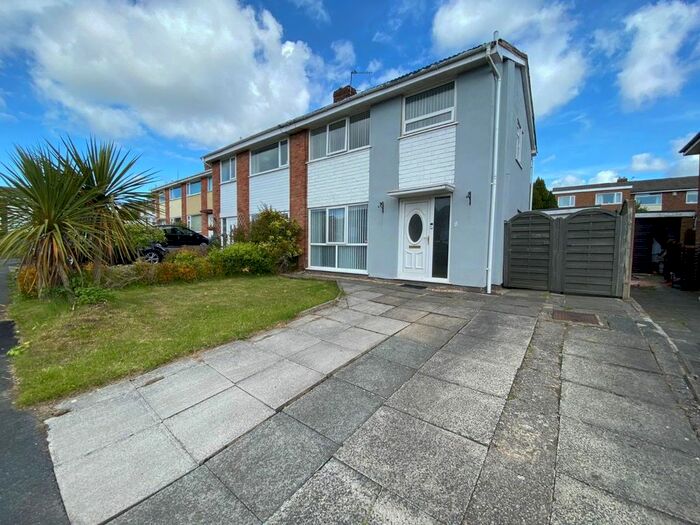 Houses for sale & to rent in BB2 7DY, Edmonton Drive, Beardwood With