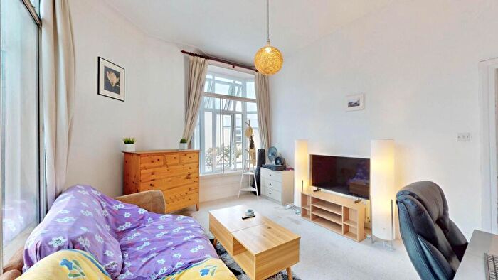 1 Bedroom Flat For Sale In Archway Road, Archway, N19