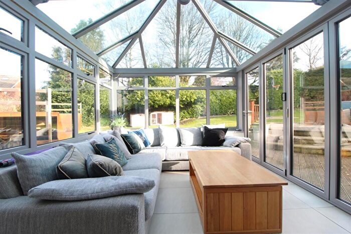 5 Bedroom Detached House To Rent In Kirkwood Gardens, Leeds, LS16