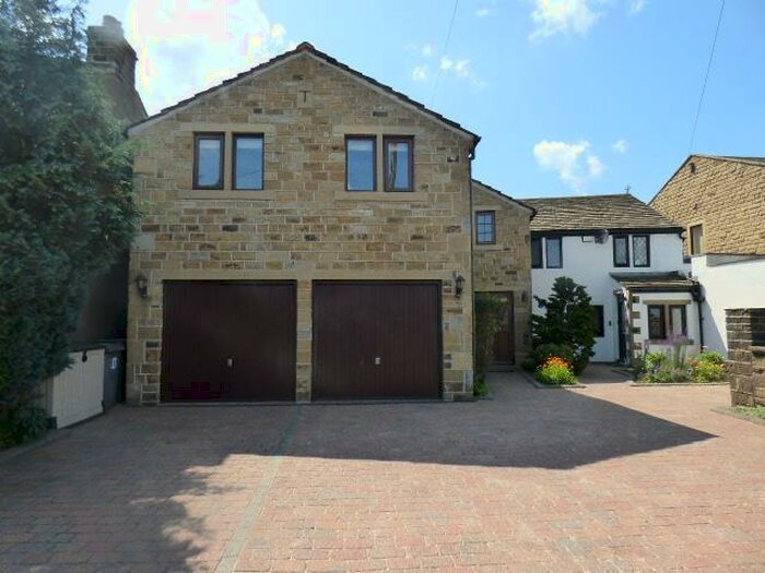 2 Bedroom Mews To Rent In Midway, South Crosland, Huddersfield, HD4