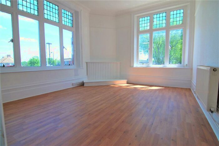 2 Bedroom Flat To Rent In Green Lanes, Turnpike Lane, London, N8