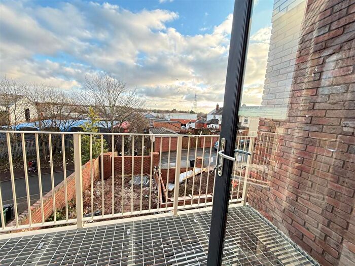 2 Bedroom Apartment To Rent In Brand New Two Bedroom- Black Lake, West Bromwich, B70