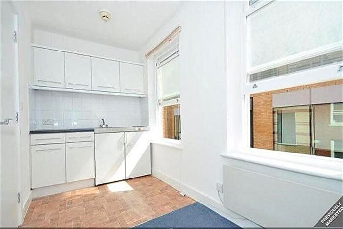 Apartment To Rent In Printers Inn, Cursitor Street, London, EC4A