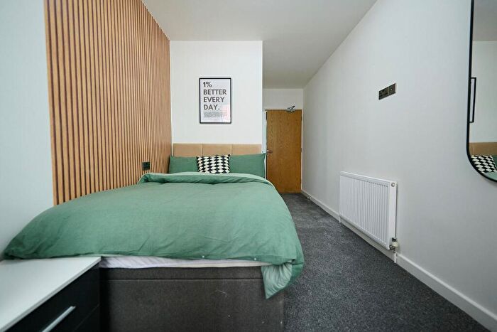 5 Bedroom House To Rent In Queens Street, Sheffield, S1