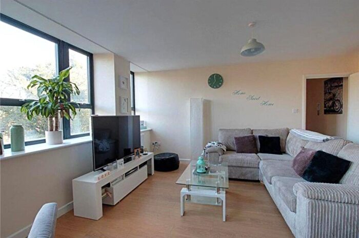 2 Bedroom Apartment To Rent In Fletcher Street, London, E1