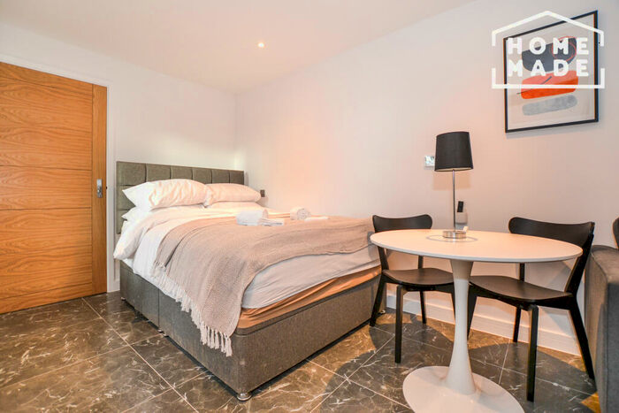 Studio To Rent In Clare Hall Manor, Hertfordshire, EN6