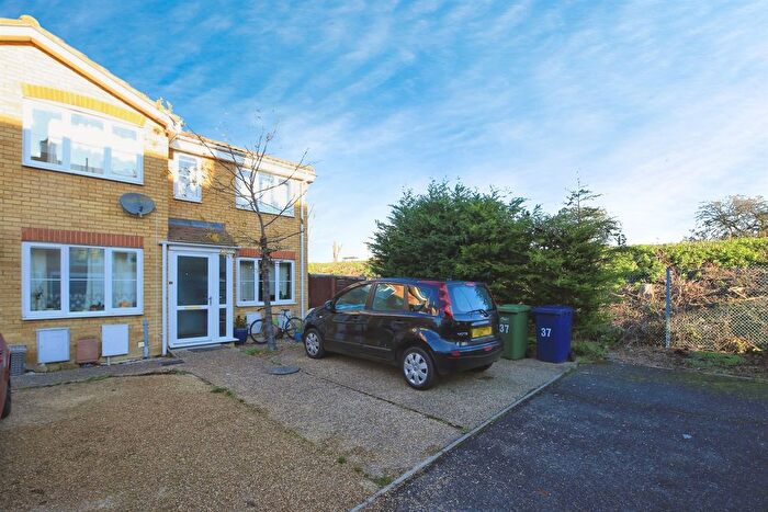 2 Bedroom Property To Rent In Riverdown, March, PE15