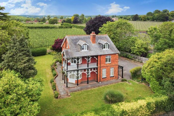 6 Bedroom Detached House For Sale In Farleigh Lane, Maidstone, ME16