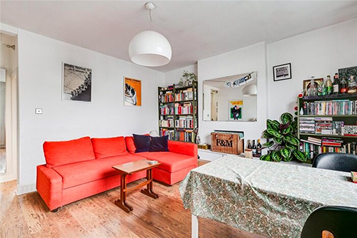 1 Bedroom Semi-Detached House To Rent In St Augustines Road, Camden, NW1