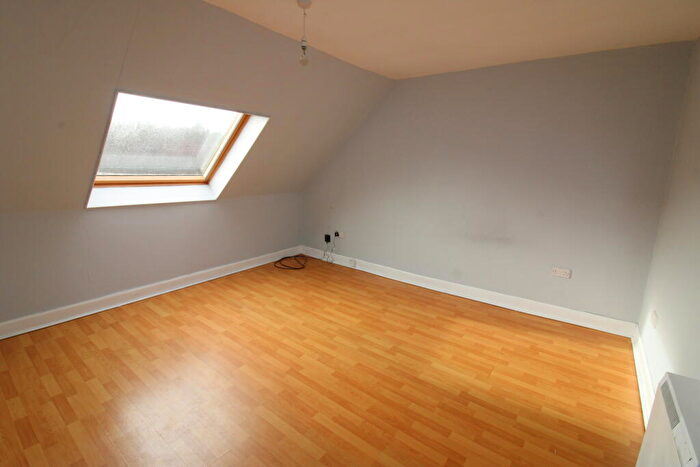 3 Bedroom Flat To Rent In St. James Street, Paisley, PA3