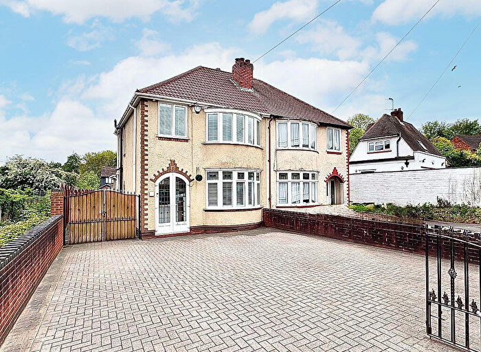 3 Bedroom Semi Detached House For Sale In Parkes Hall Road, Woodsetton, DY1