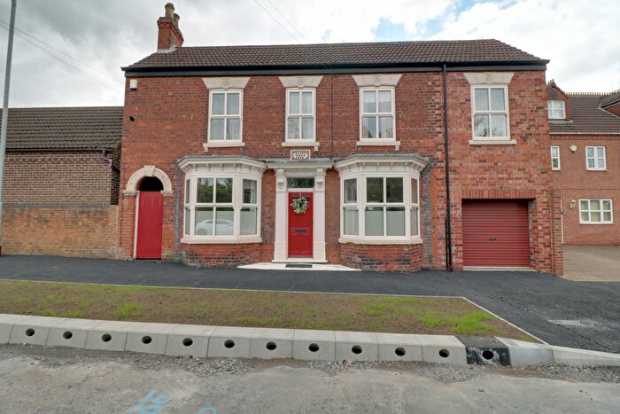 3 Bedroom Character Property For Sale In Godnow Road, Crowle, Scunthorpe, DN17