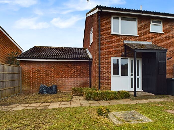 1 Bedroom Terraced House To Rent In Oakenpole, Singleton, Ashford, TN23