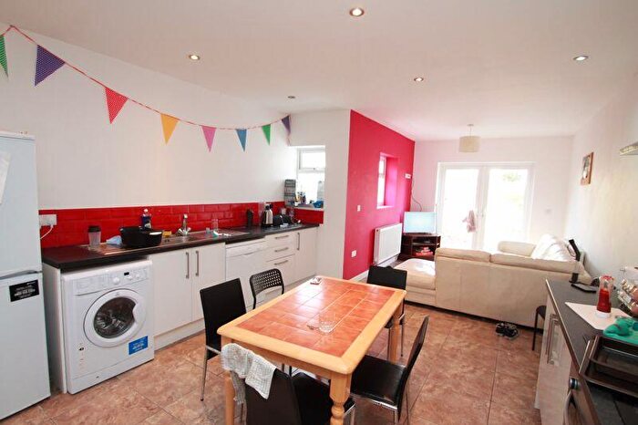 6 Bedroom Terraced House To Rent In Letty Street, Cardiff, CF24