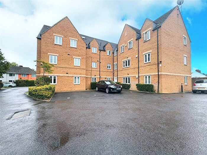 1 Bedroom Flat For Sale In Acanthus Court, Cirencester, Gloucestershire, GL7