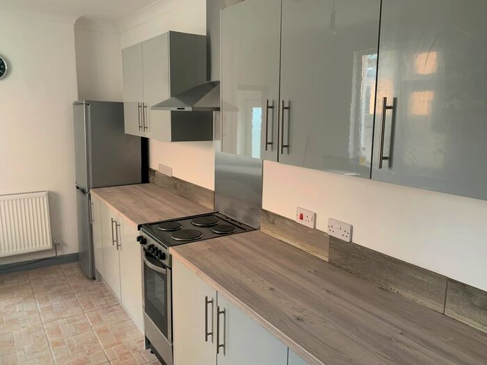 3 Bedroom Terraced House To Rent In St Fagan's Street, Grangetown, Cardiff, CF11