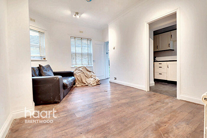 1 Bedroom Flat For Sale In Junction Road, Brentwood, CM14