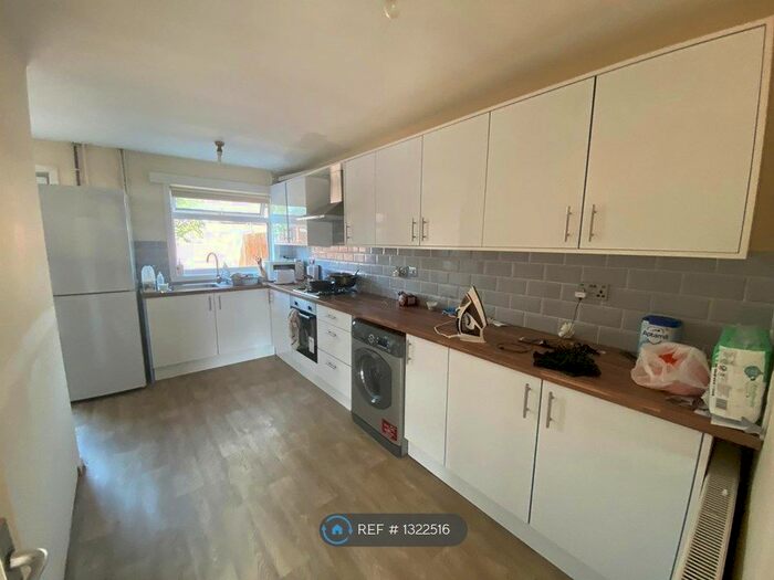 2 Bedroom End Of Terrace House To Rent In Allinson Close, Leicester LE5