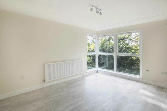 2 Bedroom Flat To Rent In Garrick Close, London, W5