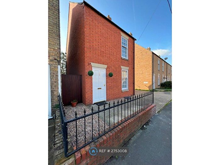 3 Bedroom Detached House To Rent In Friskney Terrace, Alford, LN13