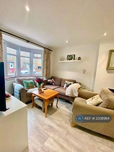 2 Bedroom Semi-Detached House To Rent In Dundee Road, London, E13