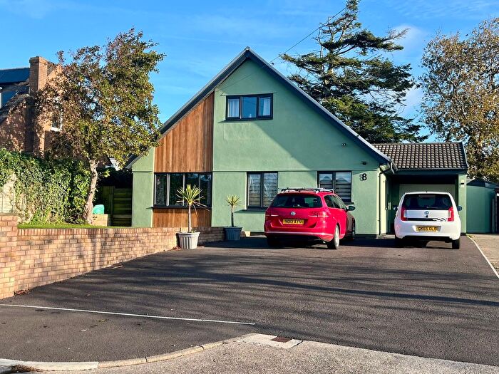 4 Bedroom Detached Bungalow For Sale In Ham Lane South, Llantwit Major, CF61