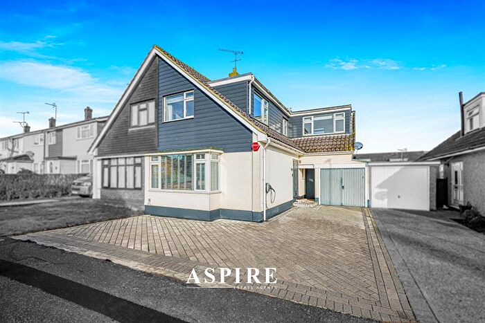 3 Bedroom Semi Detached House For Sale In Woodham Park Drive, Benfleet, SS7