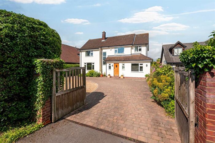 5 Bedroom Detached House For Sale In Kimbolton Road, Bedford, MK41