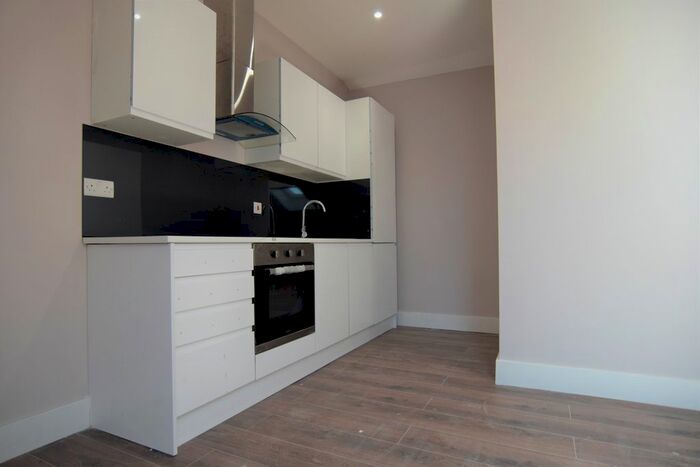 2 Bedroom Flat To Rent In Quilters Way, Stoke Mandeville, Aylesbury, HP22