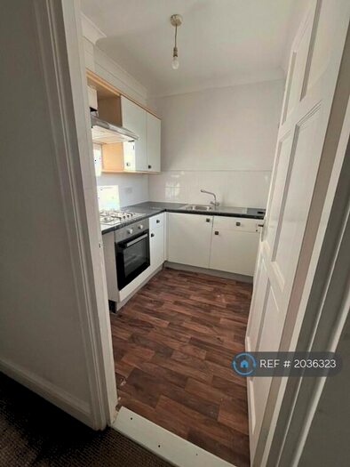 3 Bedroom Flat To Rent In High Road Leyton, London, E15