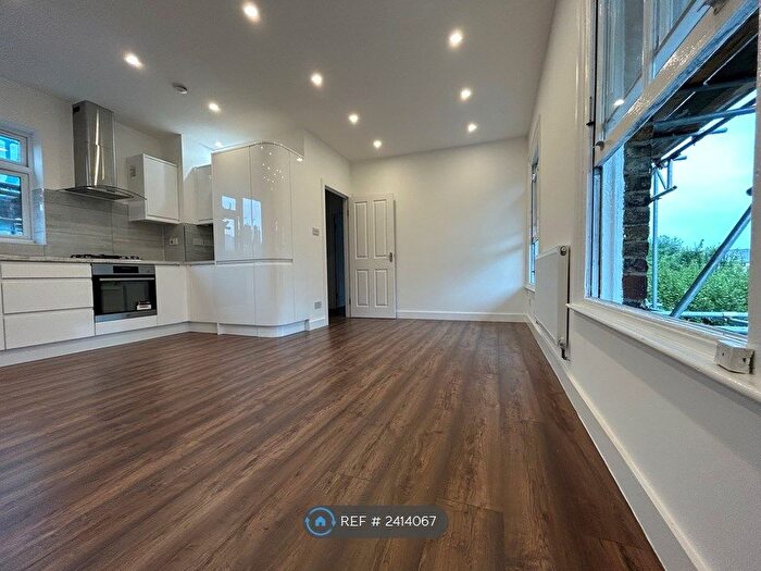 2 Bedroom Flat To Rent In Finsbury Park, London, N4