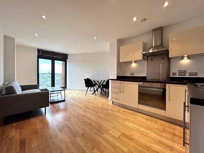 2 Bedroom Flat To Rent In Gotts Road, Leeds, LS12