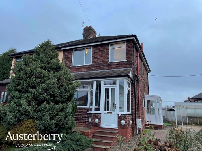 3 Bedroom Semi-Detached House To Rent In Willow Grove, Blurton, Stoke-On-Trent, Staffordshire, ST3
