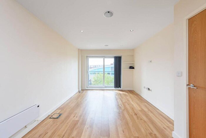 2 Bedroom Flat To Rent In Heritage Avenue, Colindale, London, NW9