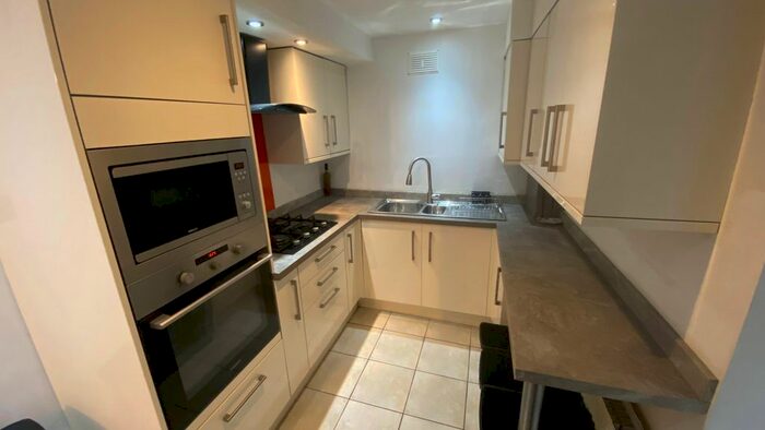 2 Bedroom Flat To Rent In Malvern Terrace, Brynmill, Swansea SA2