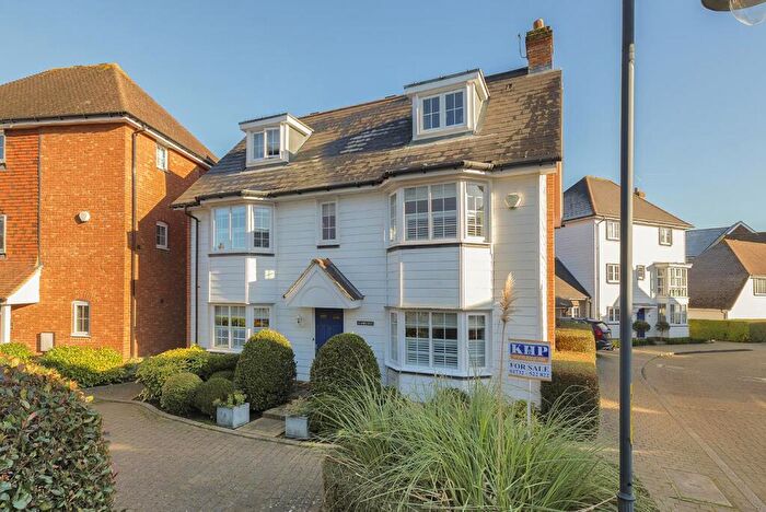 4 Bedroom Detached House For Sale In Ames Way, ME19