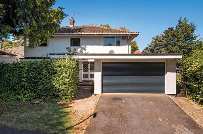 4 Bedroom Detached House For Sale In Distinctive Modernist Residence - Queens Avenue, Maidstone, ME16