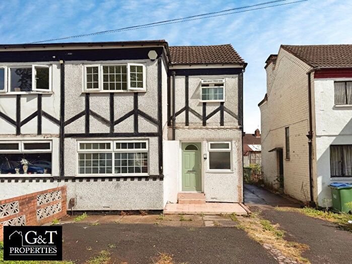 3 Bedroom Semi-Detached House To Rent In Dudley Road, Tipton, DY4