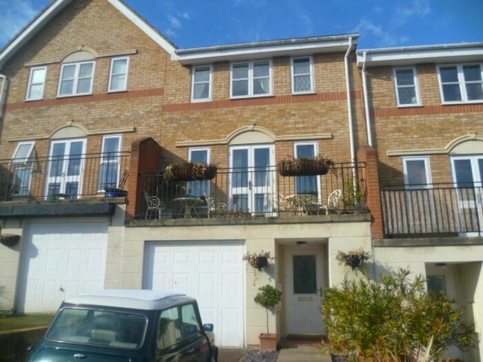 4 Bedroom Terraced House To Rent In Chartwell Court New Cut, Chatham, Kent, ME4